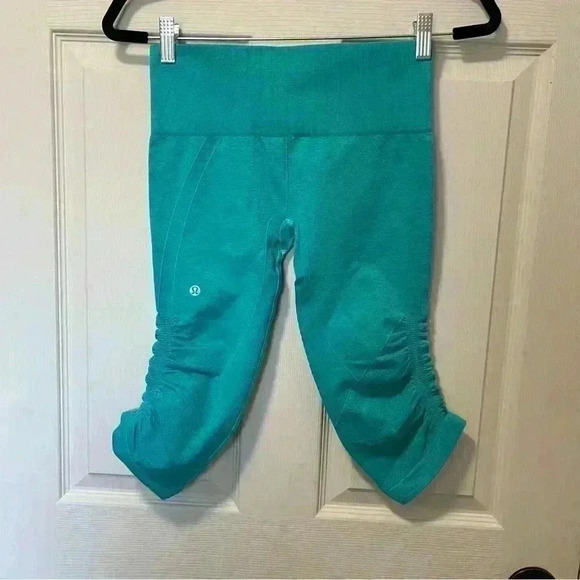 Lululemon In The Flow Crop Pants Heathered Cosmic Teal Seamless Sz 6 - Picture 1 of 6